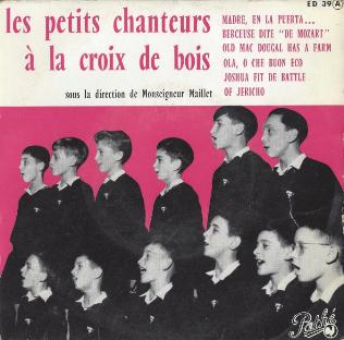 Les Petits Chanteurs  la Croix de Bois
sous la direction de Monseigneur Maillet
(Madre, en la puerta... - Bereuse dite de Mozart
Old Mac Douglas has a farm - Ola, o che buon eco
Joshua fit de battle of Jericho)
Path
